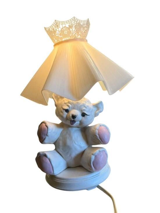American Vintage Other - Vintage Ceramic Teddy Bear Table Lamp in White with Pink Paws Plastic Shade